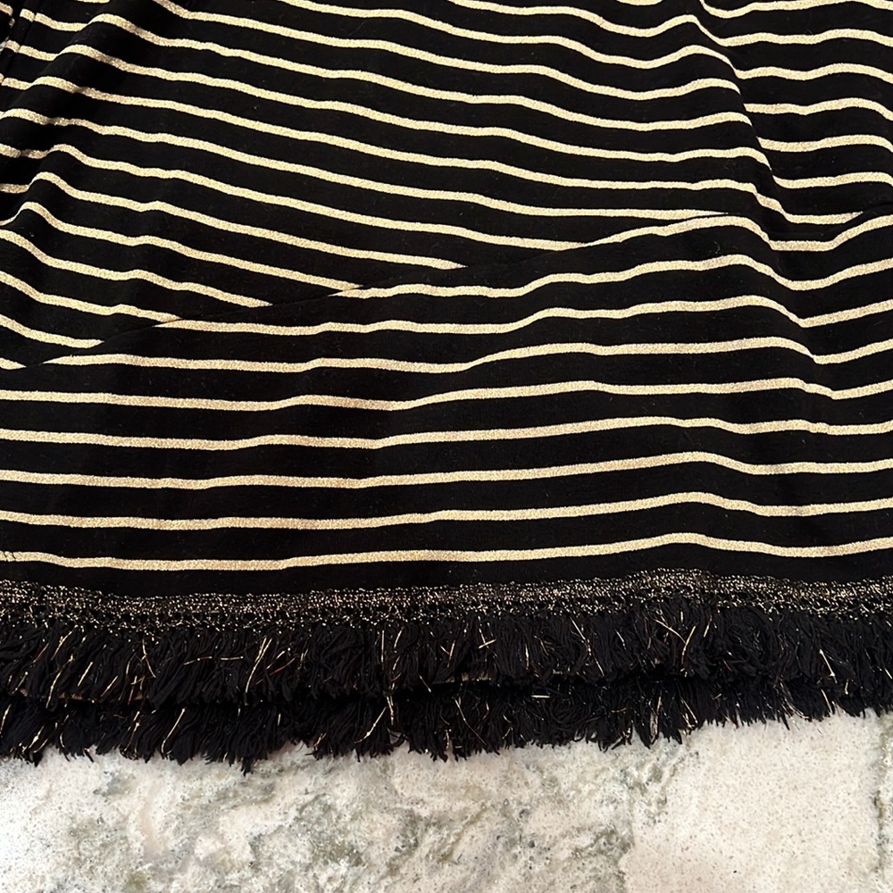 Onque Casual Black/Gold Top - Picture 3 of 5